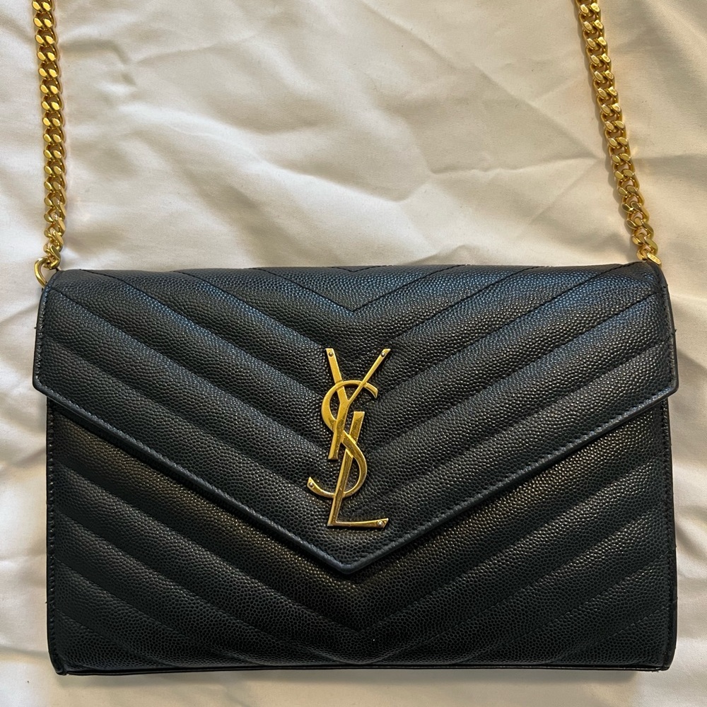 Authentic Yves Saint Laurent Monogramme Large Grain de Poudre Wallet on Chain